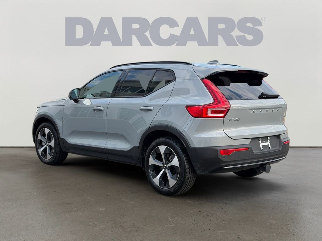 2025 Volvo XC40 B5 Plus Dark Theme