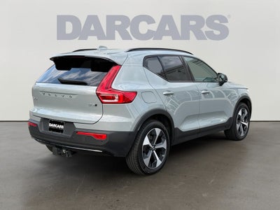 2025 Volvo XC40 B5 Plus Dark Theme