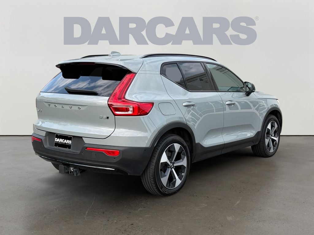 2025 Volvo XC40 B5 Plus Dark Theme