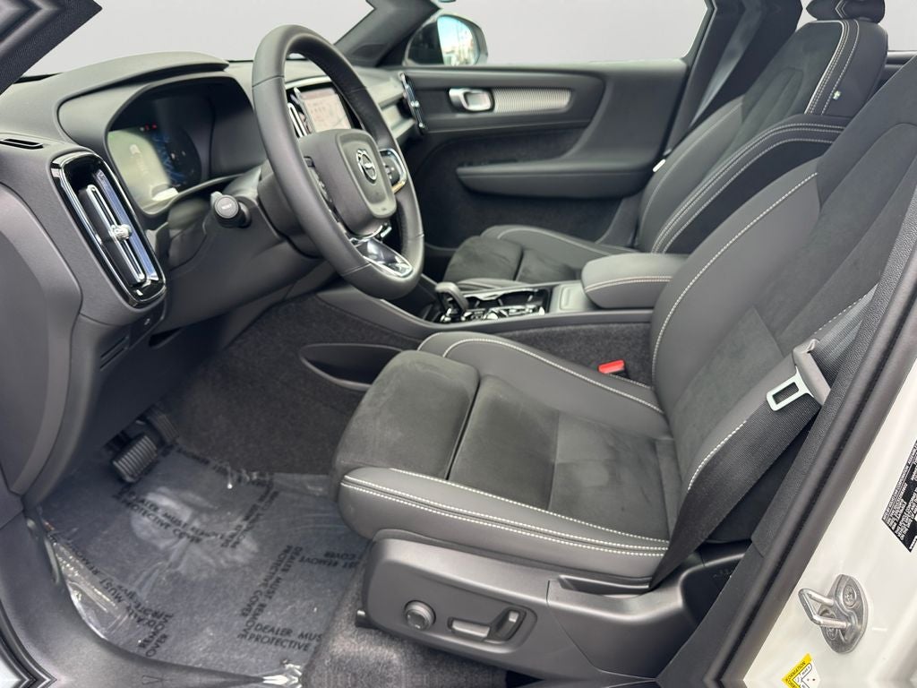 2025 Volvo XC40 B5 Plus Dark Theme Volvo Certified