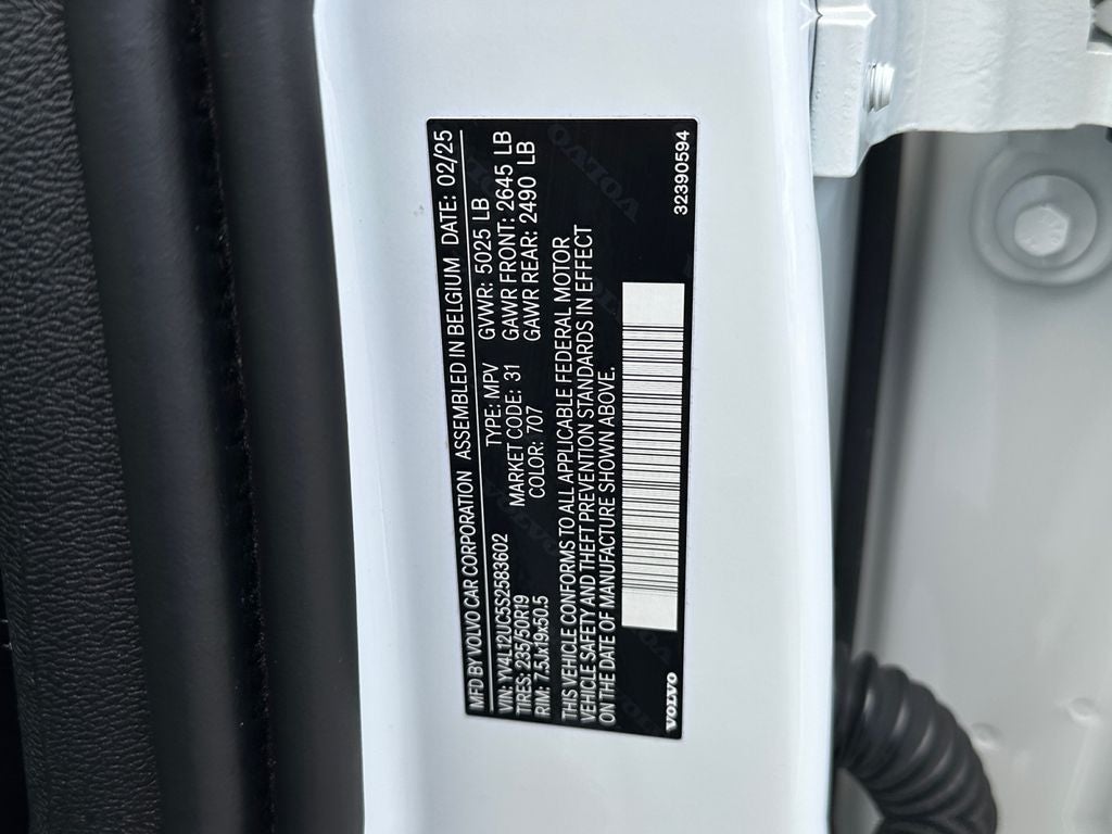 2025 Volvo XC40 B5 Plus Dark Theme Volvo Certified