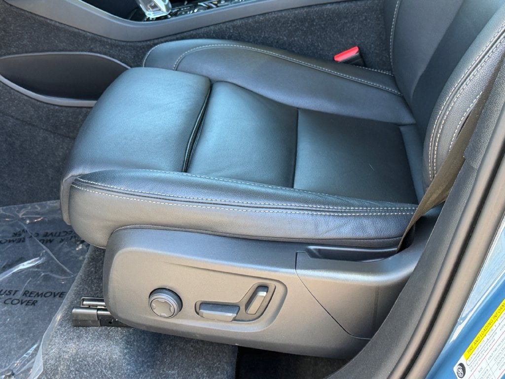 2025 Volvo XC40 B5 Plus Dark Theme Volvo Certified