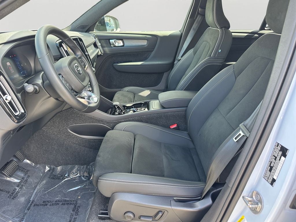 2025 Volvo XC40 B5 Plus Dark Theme Volvo Certified