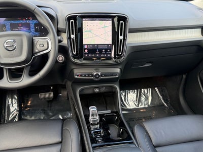 2024 Volvo XC40 B5 Plus Bright Theme