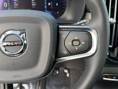 2024 Volvo XC40 B5 Plus Bright Theme