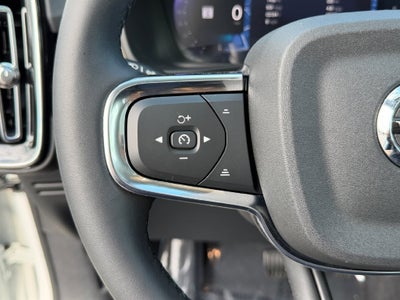 2024 Volvo XC40 B5 Plus Bright Theme