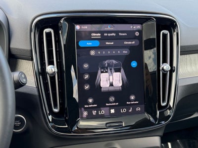 2024 Volvo XC40 B5 Plus Bright Theme
