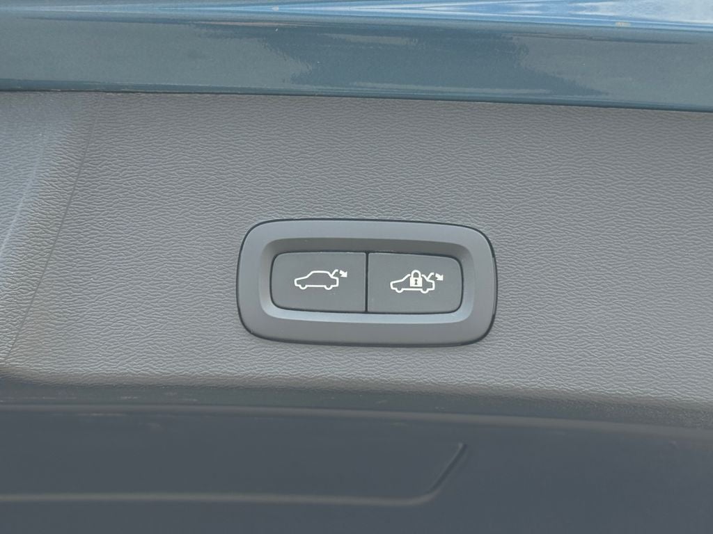 2025 Volvo XC40 B5 Plus Bright Theme Volvo Certified