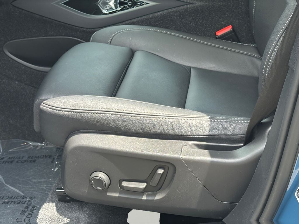 2025 Volvo XC40 B5 Plus Bright Theme Volvo Certified