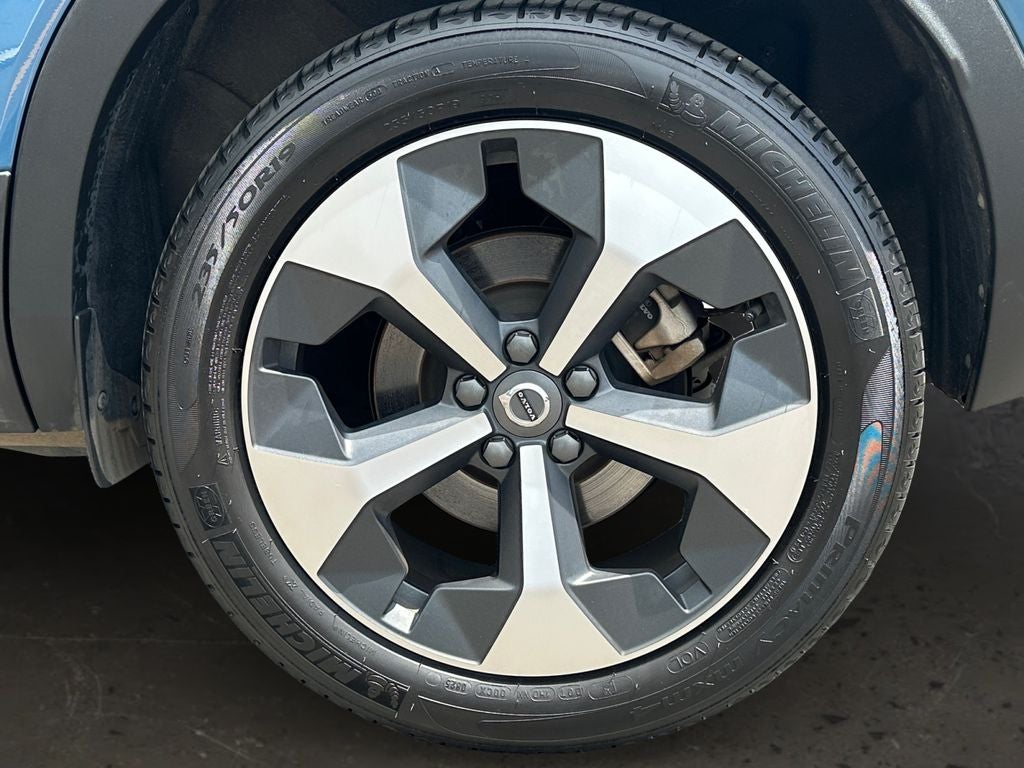 2025 Volvo XC40 B5 Plus Bright Theme Volvo Certified