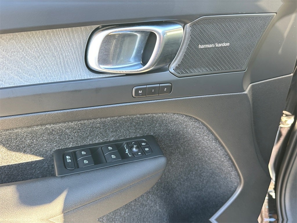 2025 Volvo XC40 B5 Ultra Bright Theme Volvo Certified Pre-Owned