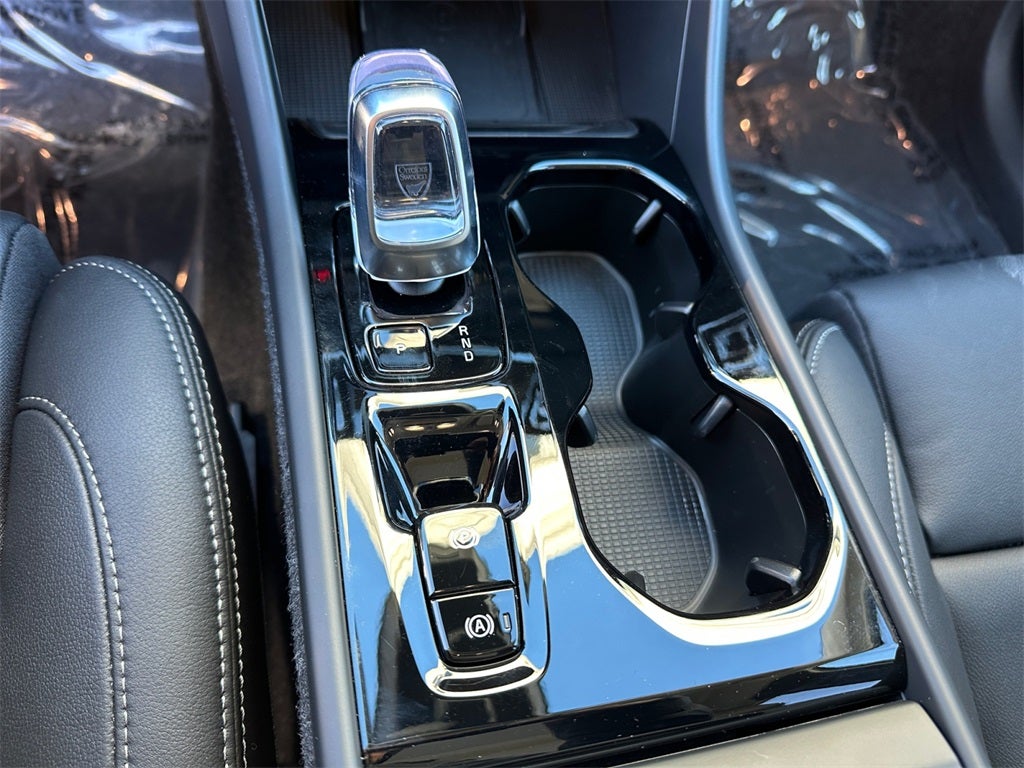 2025 Volvo XC40 B5 Ultra Bright Theme Volvo Certified Pre-Owned