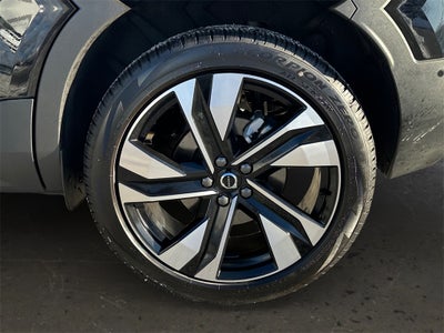 2025 Volvo XC40 B5 Ultra Bright Theme Volvo Certified Pre-Owned