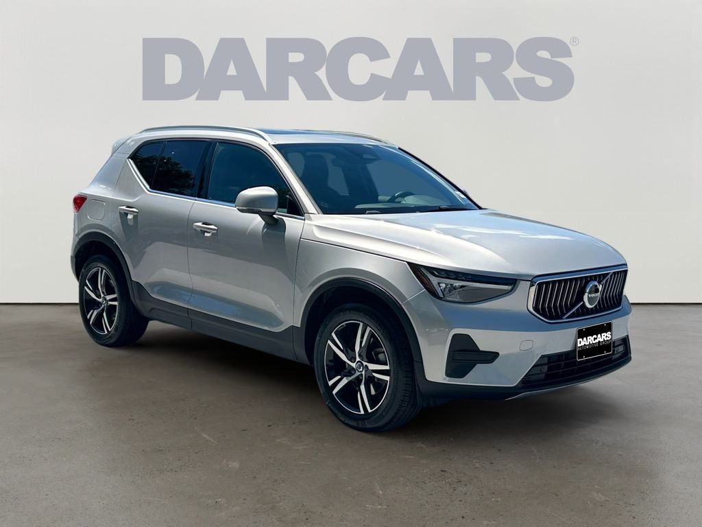 2025 Volvo XC40 B5 Core Volvo Certified