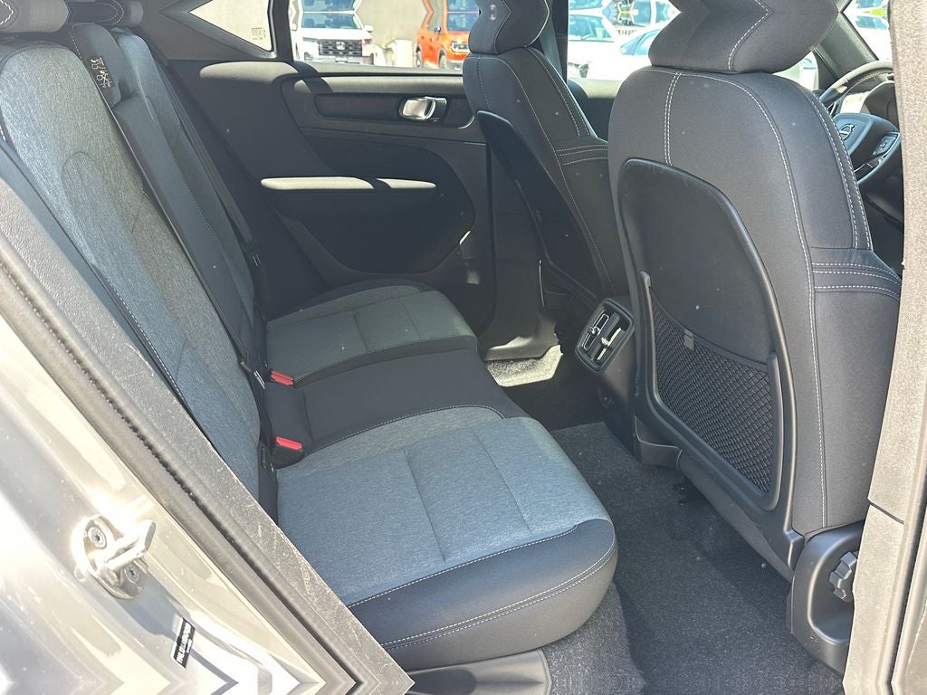2025 Volvo XC40 B5 Core Volvo Certified