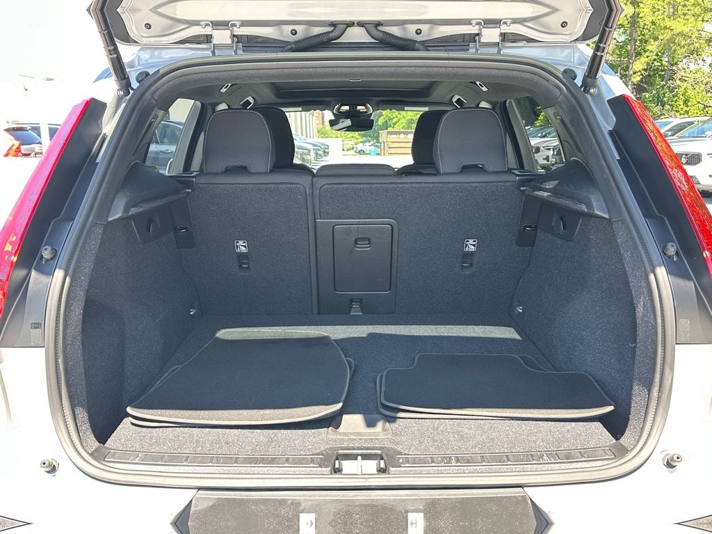 2025 Volvo XC40 B5 Core Volvo Certified