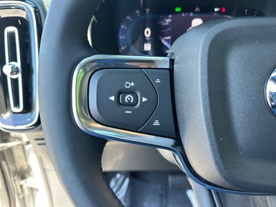 2025 Volvo XC40 B5 Core Volvo Certified