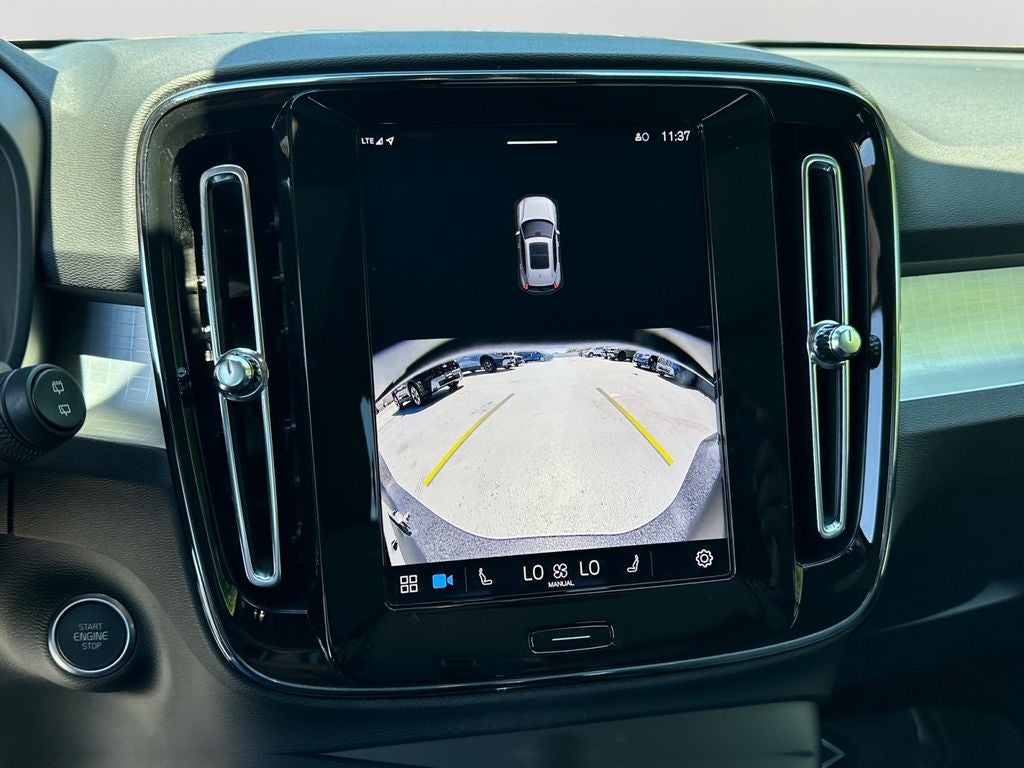 2025 Volvo XC40 B5 Core Volvo Certified