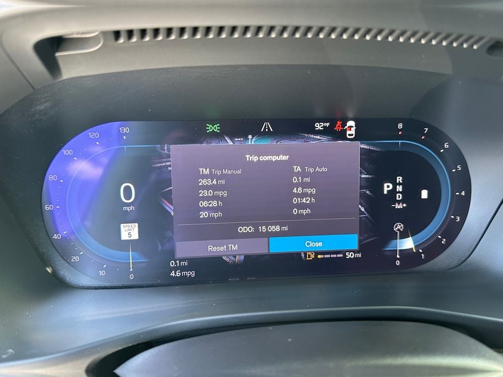 2025 Volvo XC40 B5 Core Volvo Certified