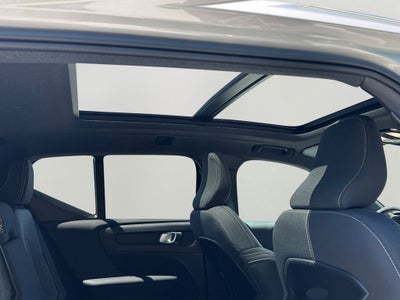 2025 Volvo XC40 B5 Core Volvo Certified