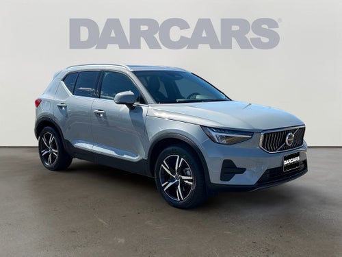 2025 Volvo XC40 B5 Core