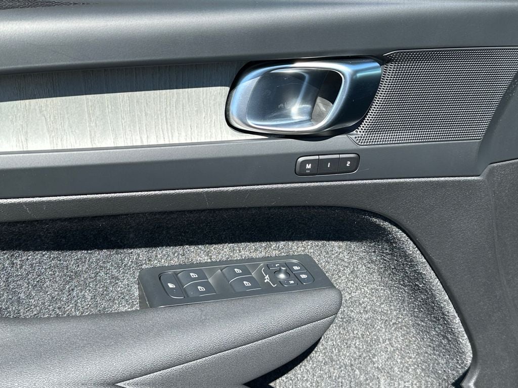 2025 Volvo XC40 B5 Core