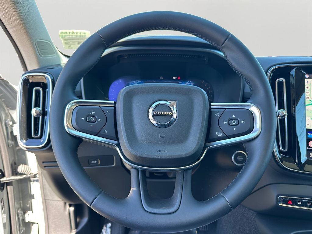 2025 Volvo XC40 B5 Core