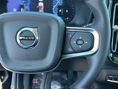 2025 Volvo XC40 B5 Core