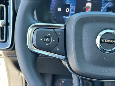 2025 Volvo XC40 B5 Core