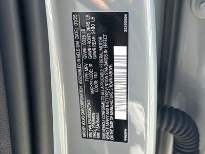 2025 Volvo XC40 B5 Core