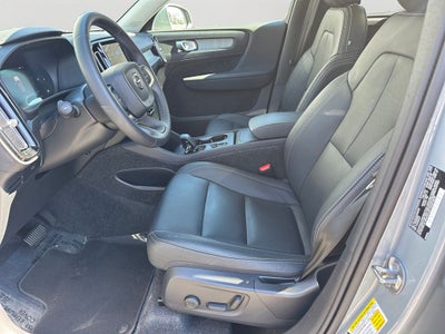2025 Volvo XC40 B5 Core Volvo Certified