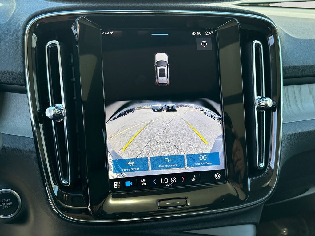 2025 Volvo XC40 B5 Core Volvo Certified