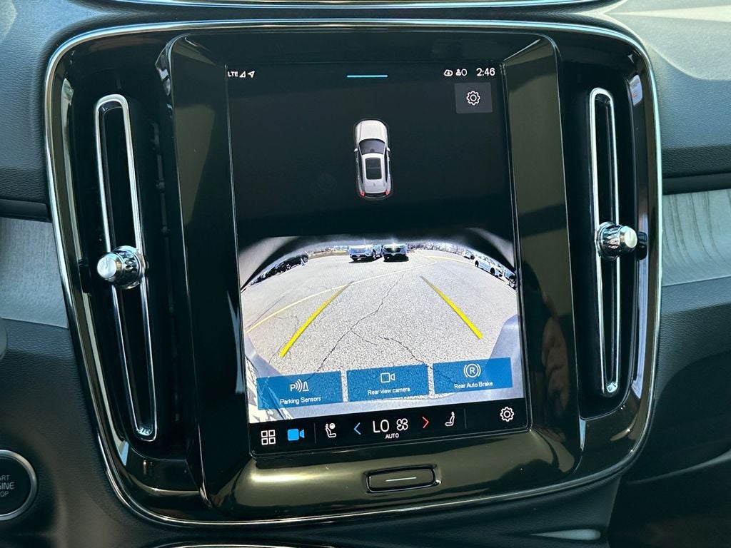 2025 Volvo XC40 B5 Core Volvo Certified