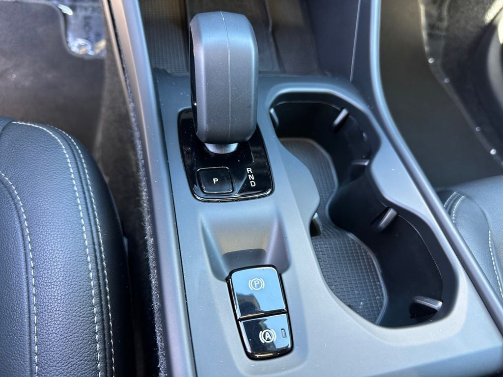 2025 Volvo XC40 B5 Core Volvo Certified