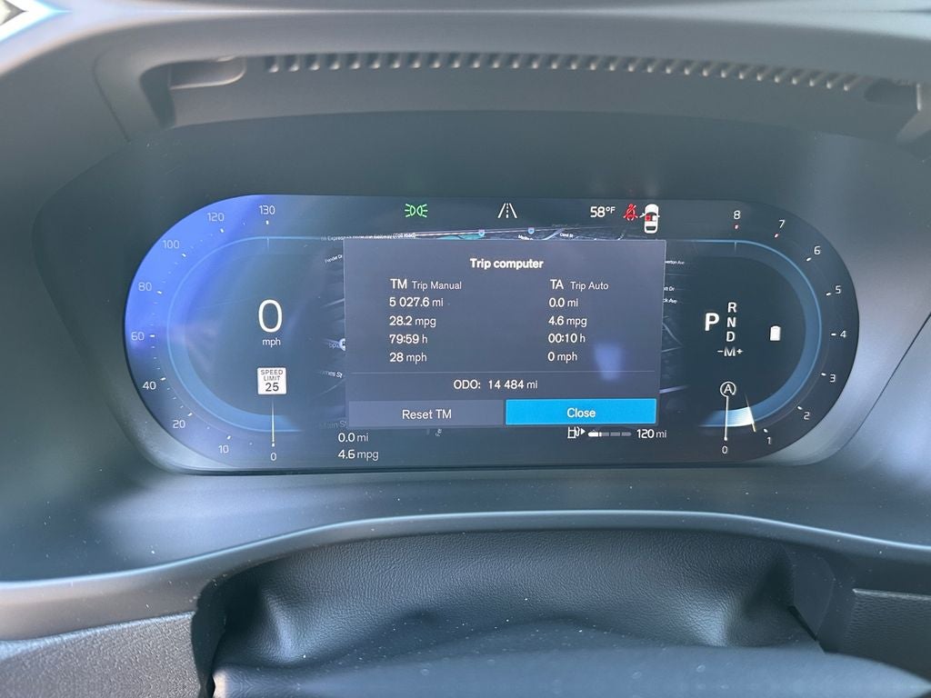 2025 Volvo XC40 B5 Core Volvo Certified