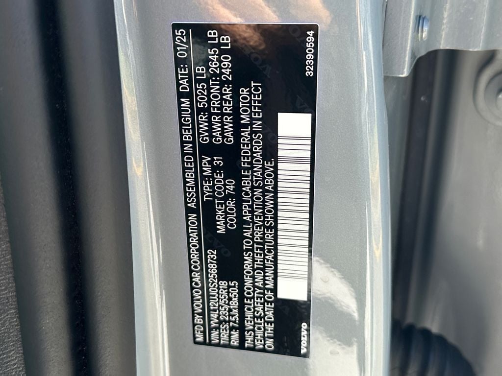 2025 Volvo XC40 B5 Core Volvo Certified