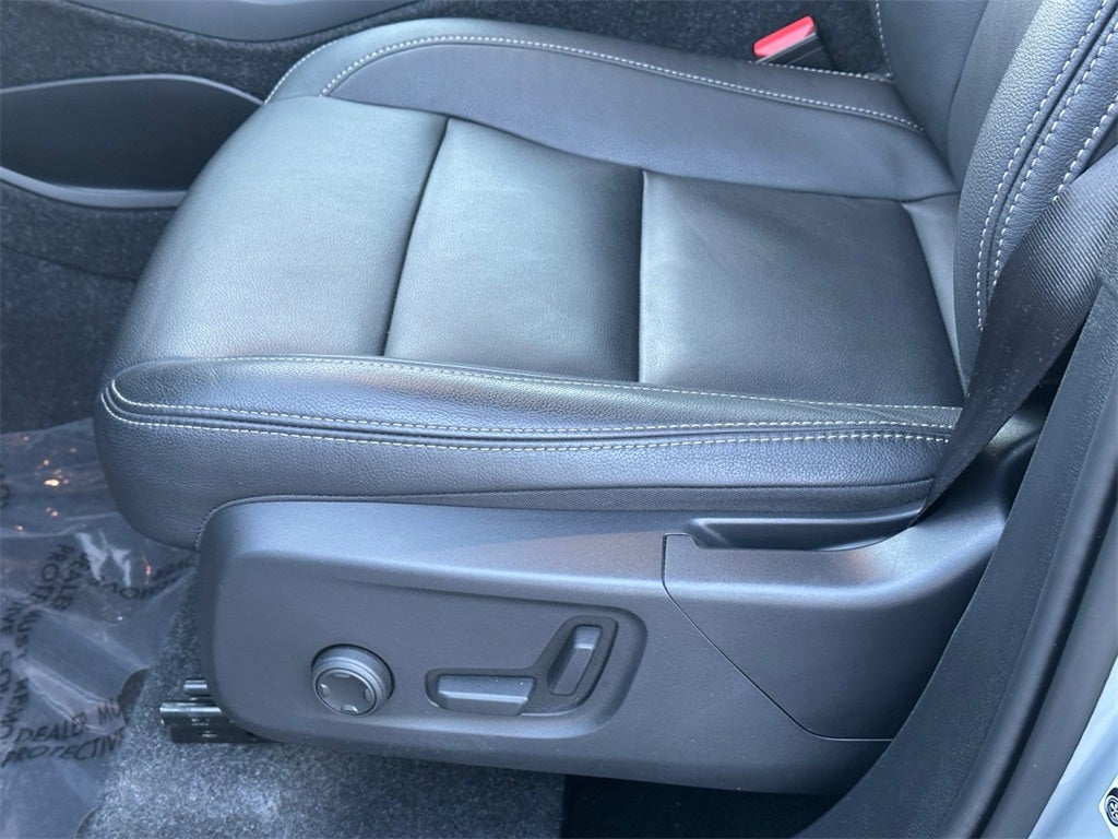 2025 Volvo XC40 B5 Core Volvo Certified Pre-Owned