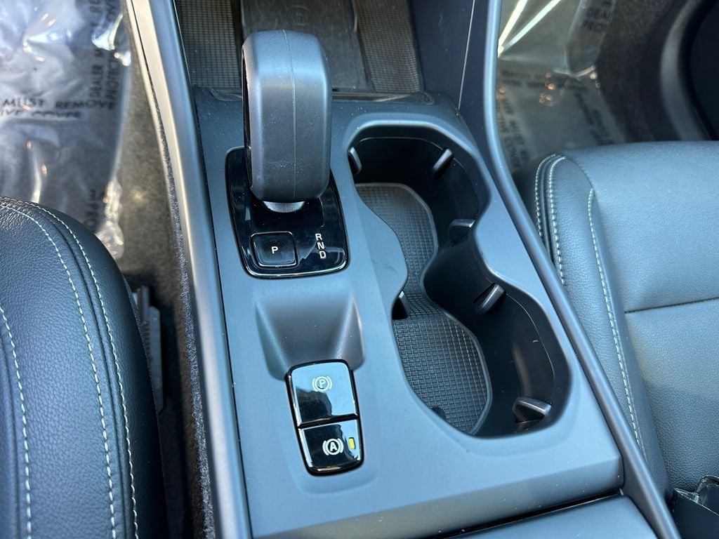 2025 Volvo XC40 B5 Core Volvo Certified