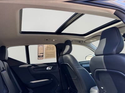 2025 Volvo XC40 B5 Core Volvo Certified