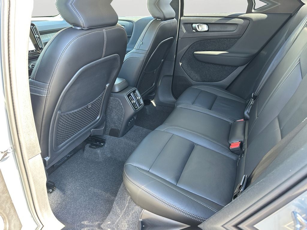 2025 Volvo XC40 B5 Core Volvo Certified
