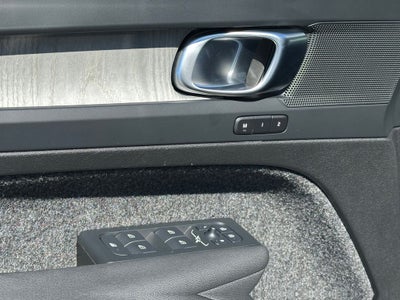 2025 Volvo XC40 B5 Core Volvo Certified