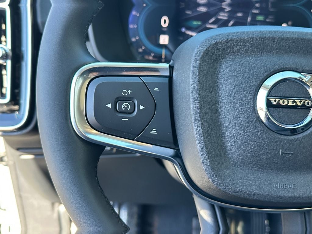 2025 Volvo XC40 B5 Core Volvo Certified