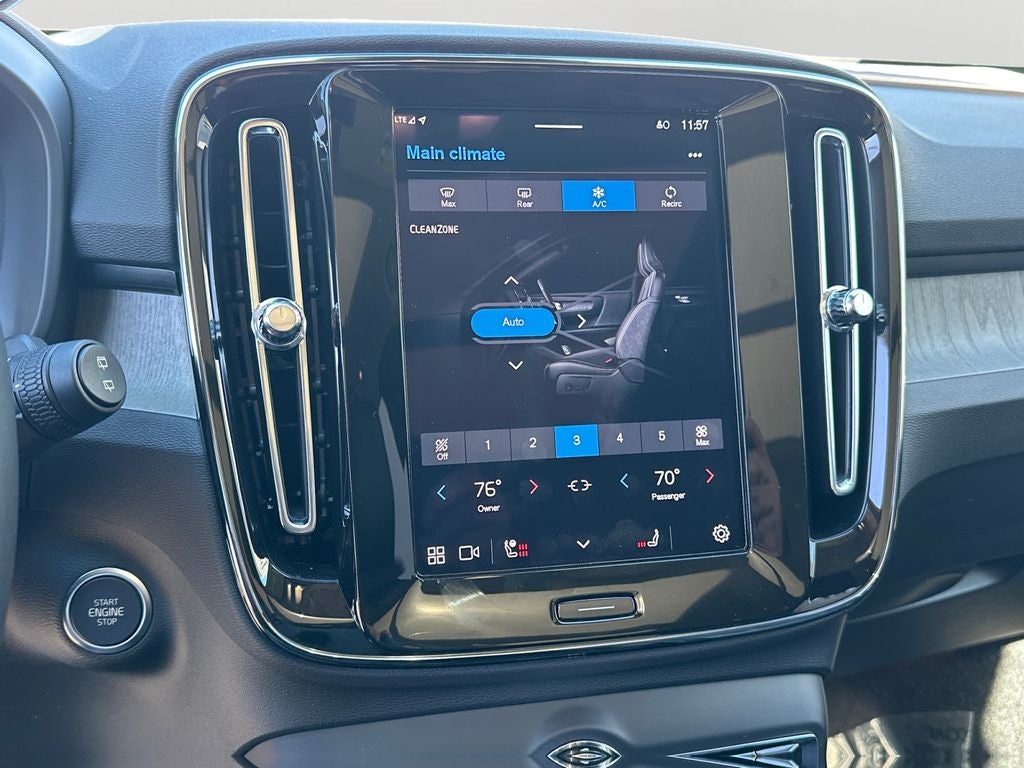 2025 Volvo XC40 B5 Core Volvo Certified