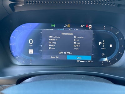 2025 Volvo XC40 B5 Core Volvo Certified