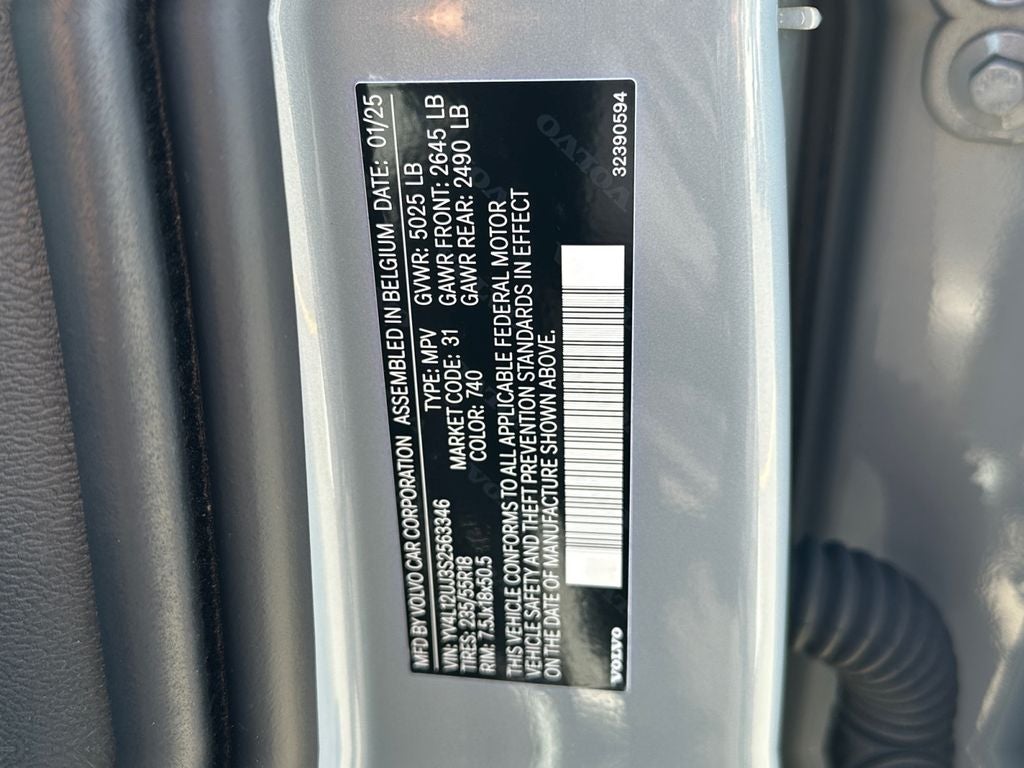 2025 Volvo XC40 B5 Core Volvo Certified