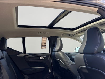 2025 Volvo XC40 B5 Core Volvo Certified