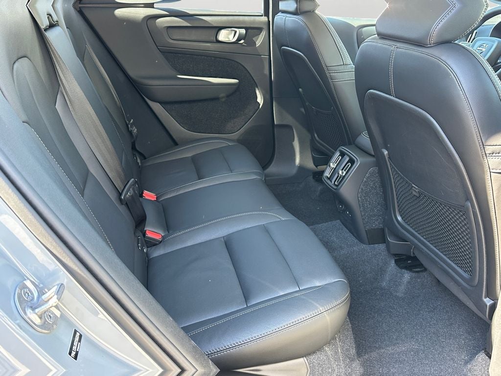 2025 Volvo XC40 B5 Core Volvo Certified