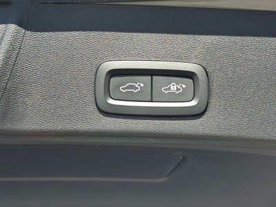 2025 Volvo XC40 B5 Core Volvo Certified