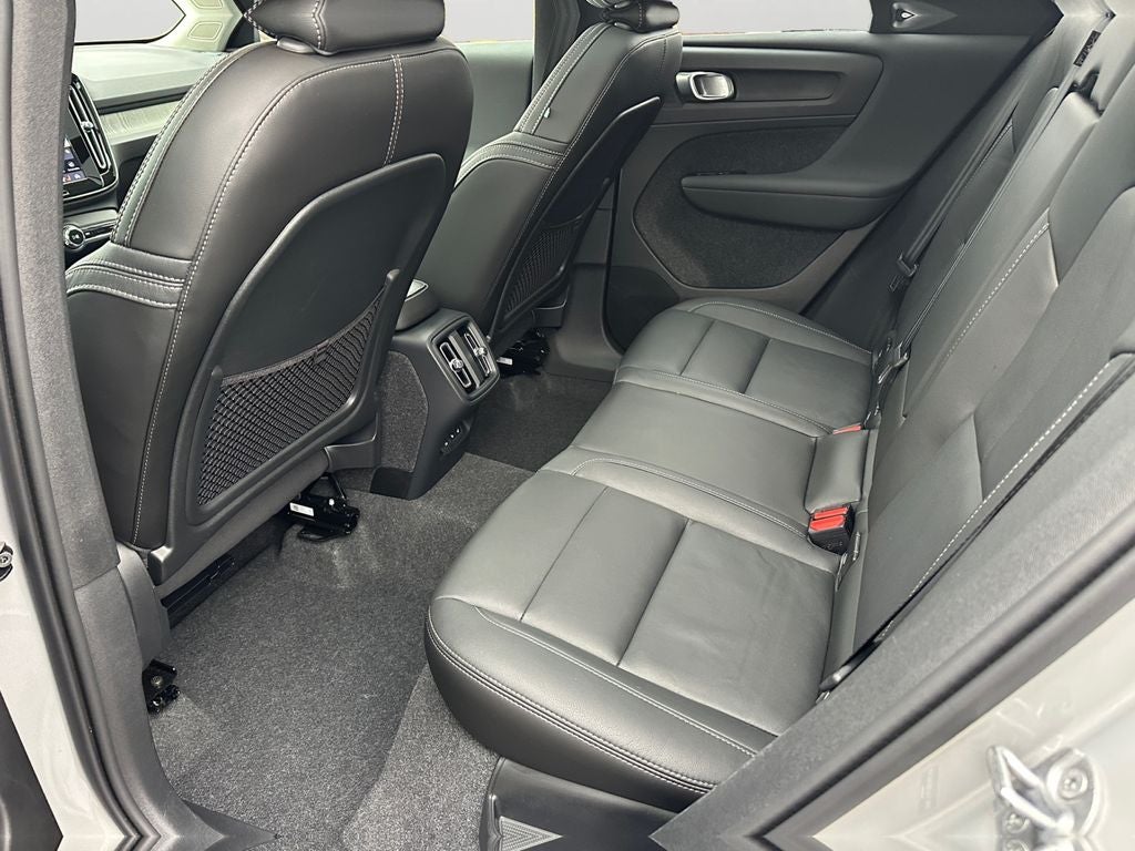 2025 Volvo XC40 B5 Core Volvo Certified