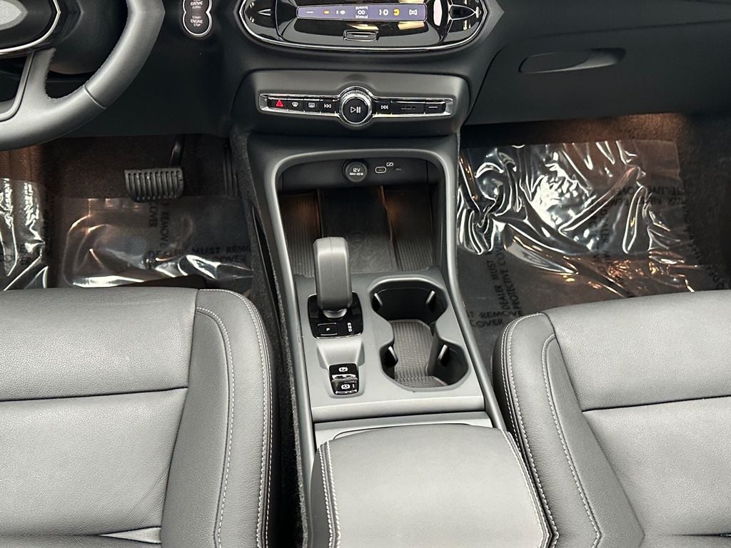 2025 Volvo XC40 B5 Core Volvo Certified